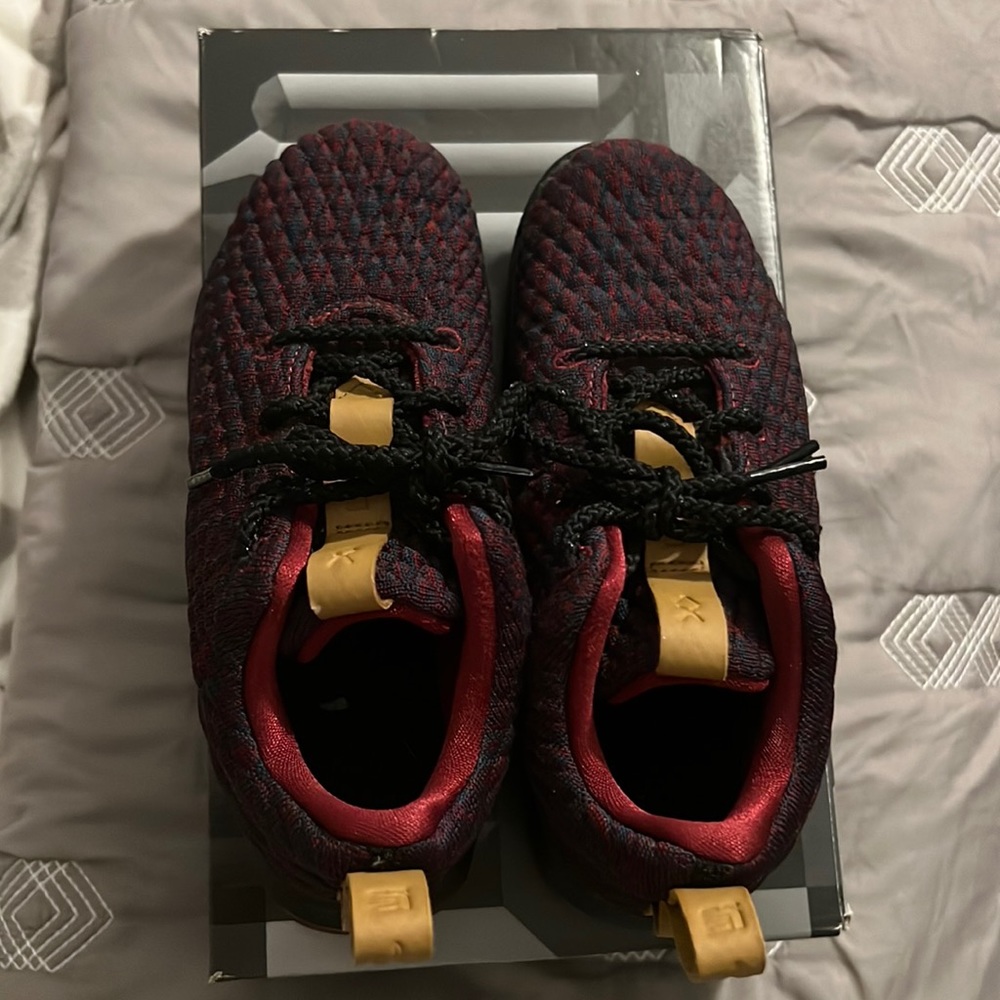 Lebron XV - Picture 4 of 6